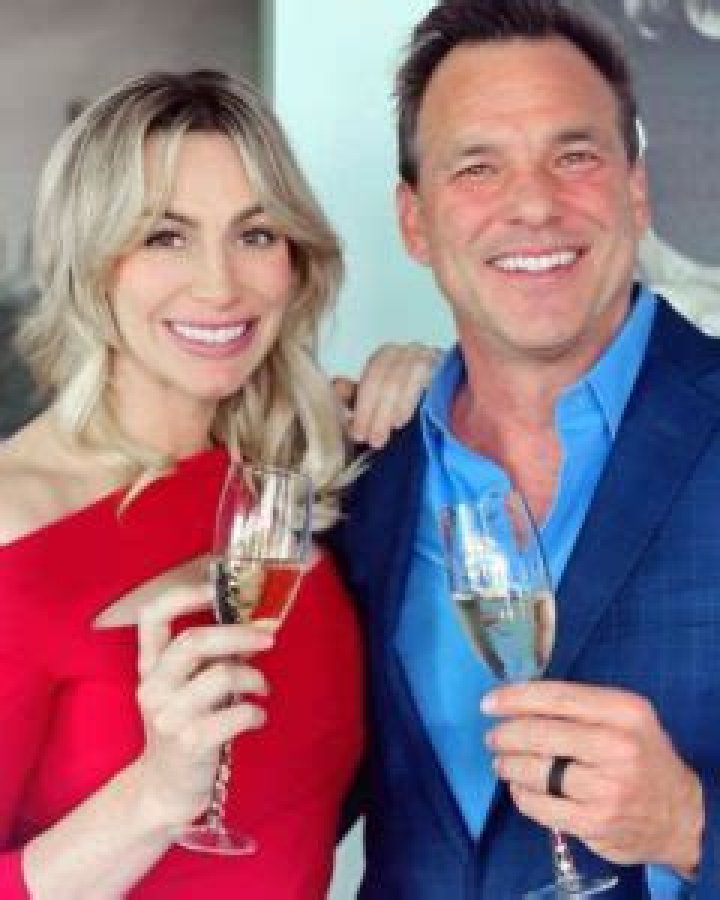 Who Is Troy Hayden Married To
