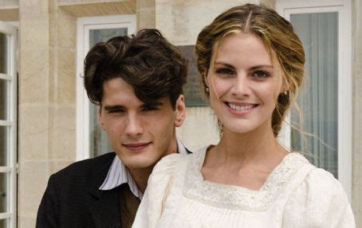 Who is Yon González dating? Yon González girlfriend, wife