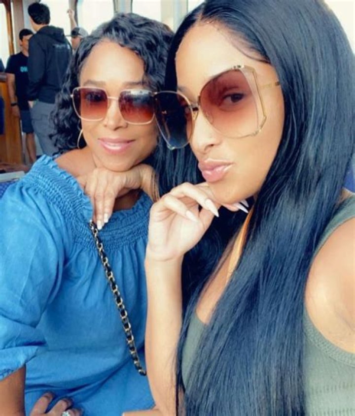 Who was Shelly Harrington Sanders? How did Kennedy Cymone 'Mom' die?