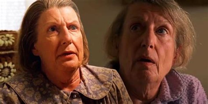 Why does Tony Sopranos mom look weird in Season 3?