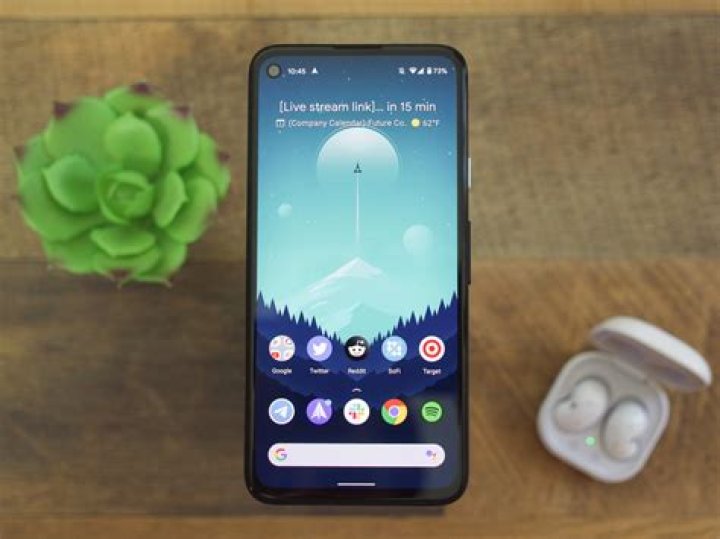 Widgets and icon packs are fun, but a simple home screen is the way to go