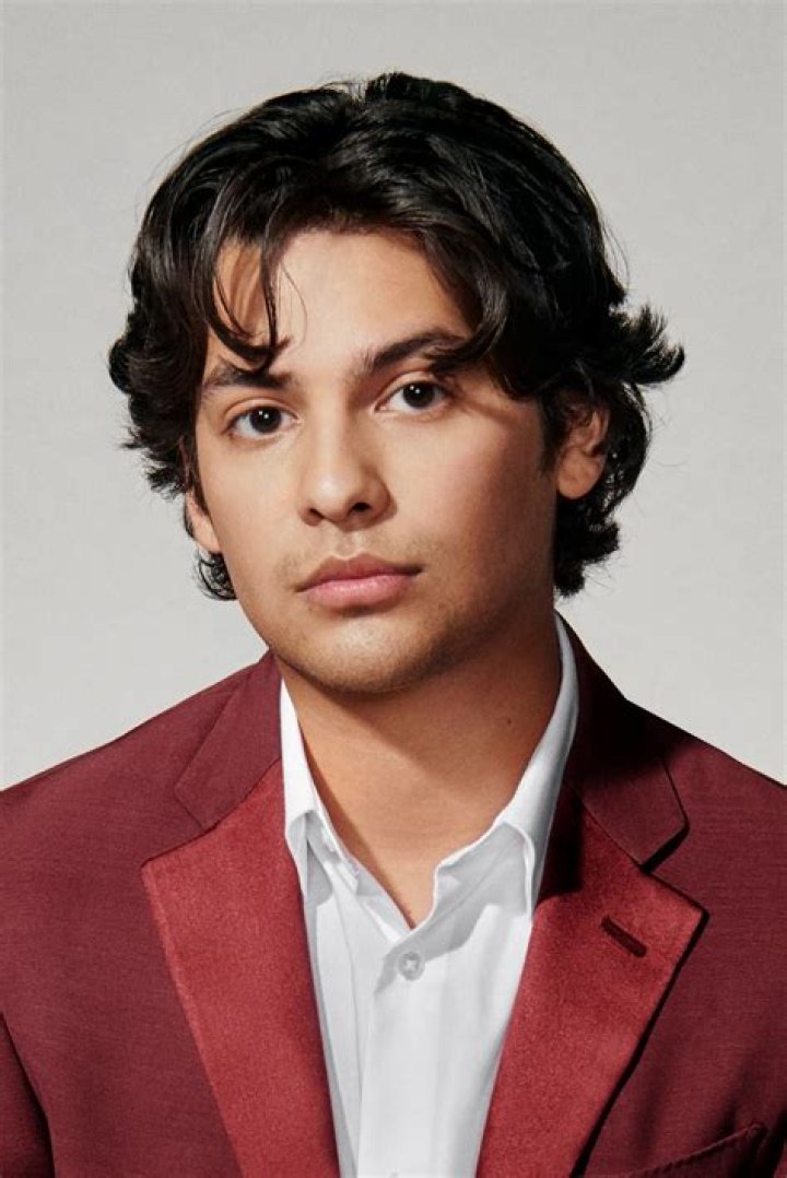 Xolo Maridueña Exes: A Deep Dive Into His Romantic History